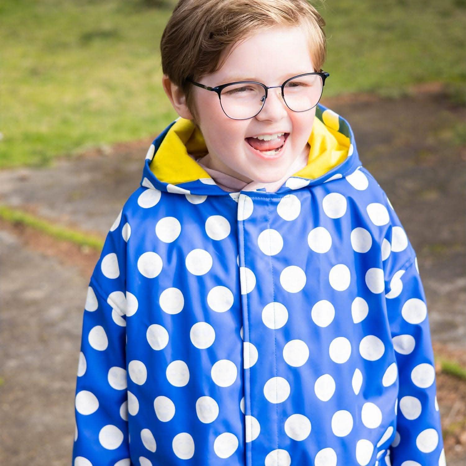blue polka dot emoji magnetic singing in the raincoat - re-loved - Image 2