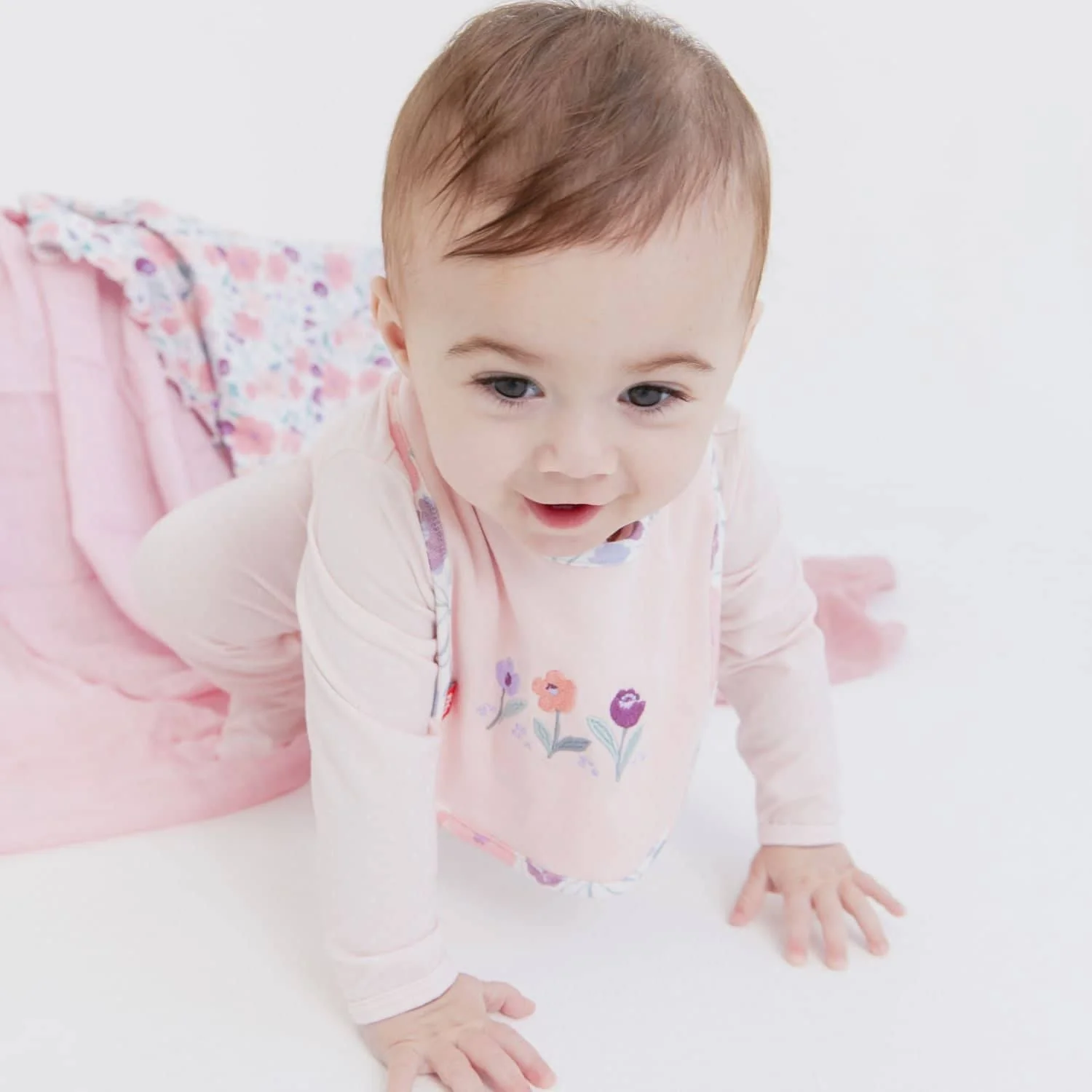 Magnetic Reversible Bib - Image 4