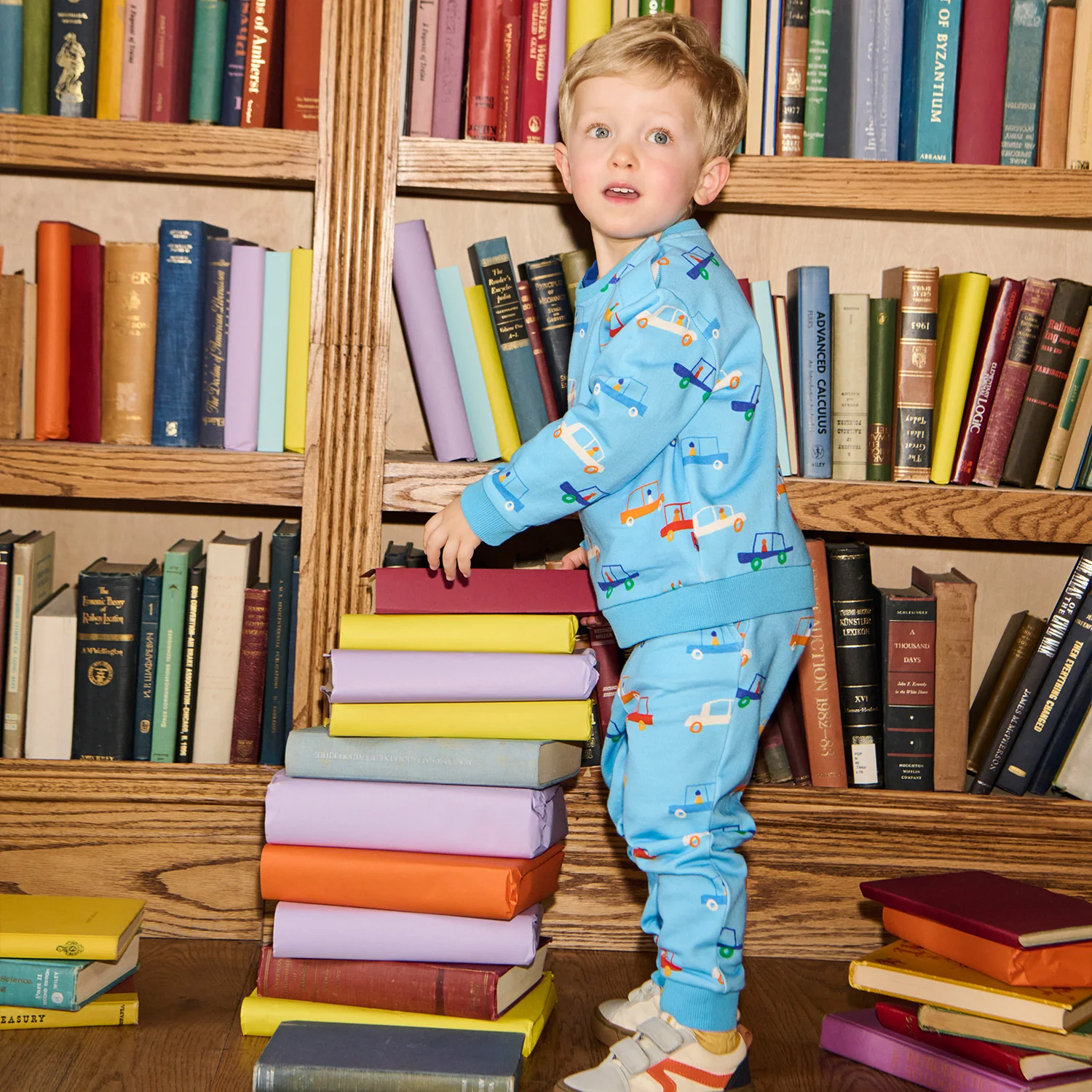Magnetic Sweatsuit With Back Pocket - Image 6